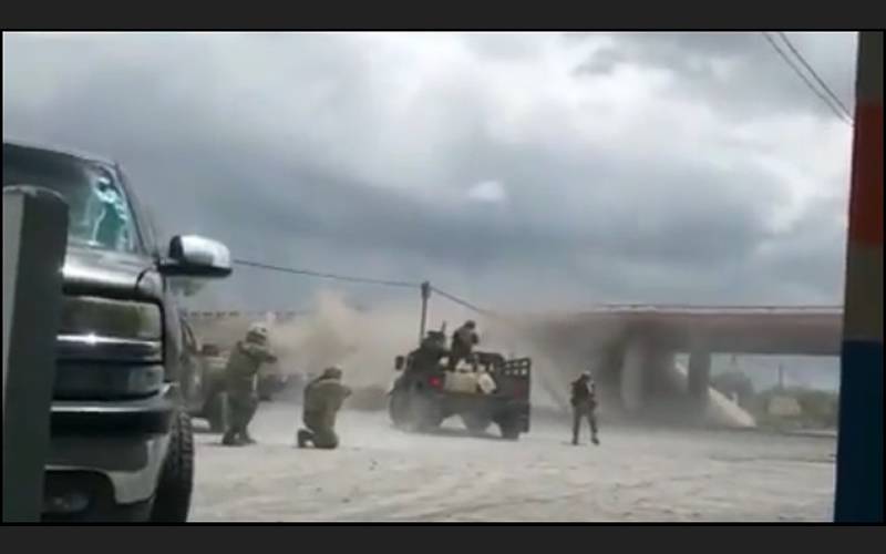 Militares enfrentan a comando en Río Bravo - Video